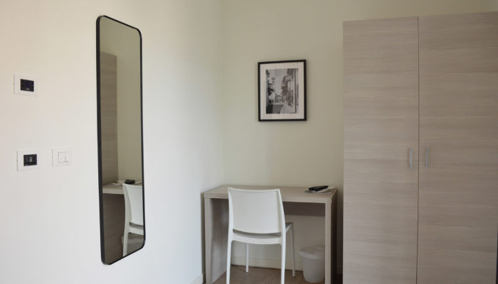 CAMERA SUPERIOR CON BALCONE VISTA MARE