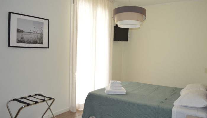 CAMERA SUPERIOR CON TERRAZZO VISTA MARE