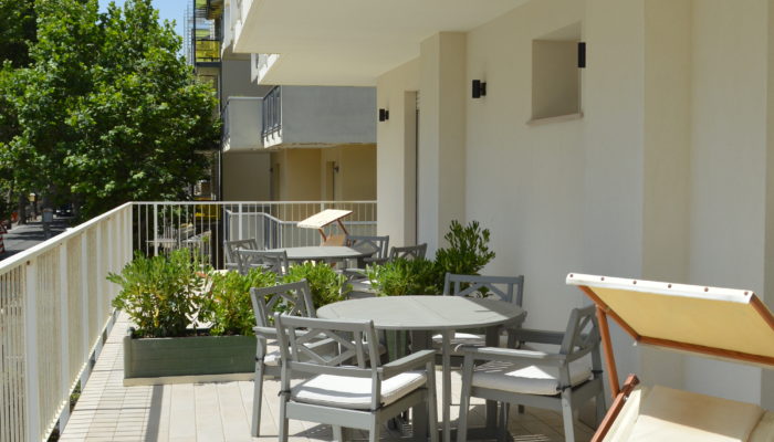 CAMERA SUPERIOR CON TERRAZZO VISTA MARE